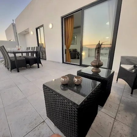 Seafront Penthouse With Large Terrace And Panoramic Views-mellieha Bay Ghadira *