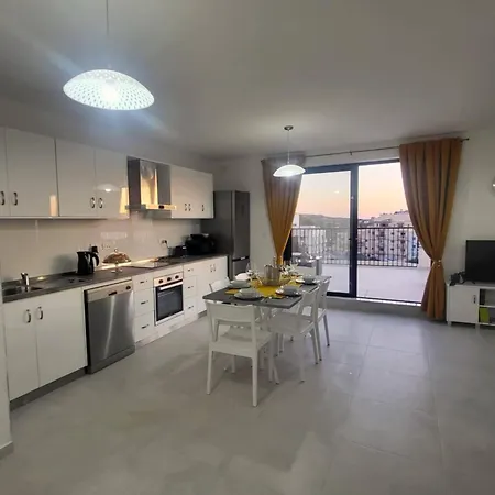 Seafront Penthouse With Large Terrace And Panoramic Views-mellieha Bay Ghadira * Mellieħa