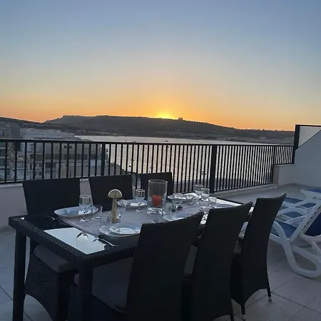 Seafront Penthouse With Large Terrace And Panoramic Views-mellieha Bay Ghadira *