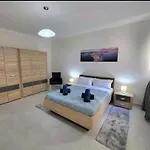 아파트 Seafront Penthouse With Large Terrace And Panoramic Views-mellieha Bay Ghadira