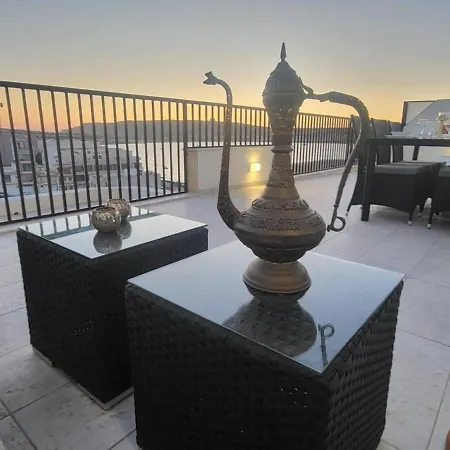 Seafront Penthouse With Large Terrace And Panoramic Views-mellieha Bay Ghadira Lägenhet