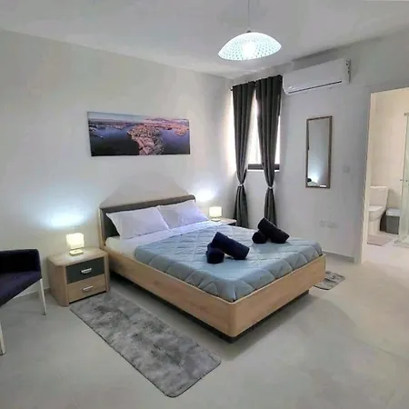 Lägenhet Seafront Penthouse With Large Terrace And Panoramic Views-mellieha Bay Ghadira *