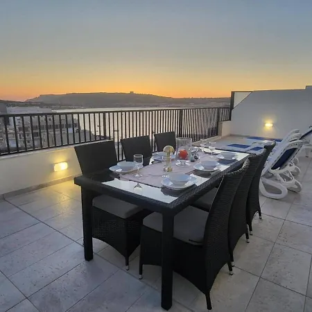 Lägenhet Seafront Penthouse With Large Terrace And Panoramic Views-mellieha Bay Ghadira