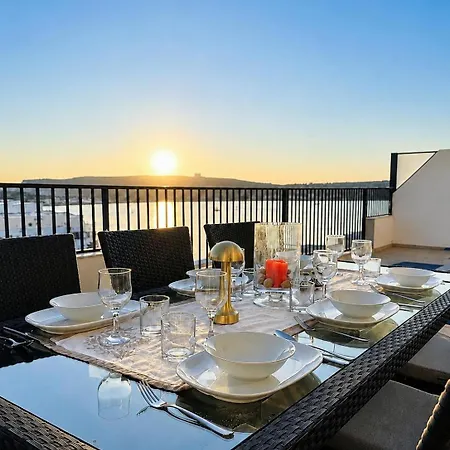 Appartement Seafront Penthouse With Large Terrace And Panoramic Views-mellieha Bay Ghadira Mellieħa