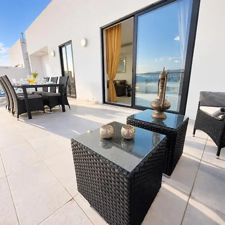 Seafront Penthouse With Large Terrace And Panoramic Views-mellieha Bay Ghadira *
