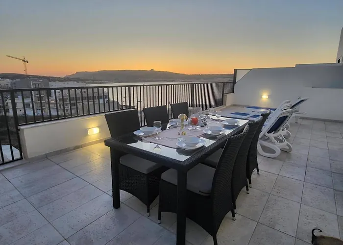 Seafront Penthouse With Large Terrace And Panoramic Views-mellieha Bay Ghadira 아파트