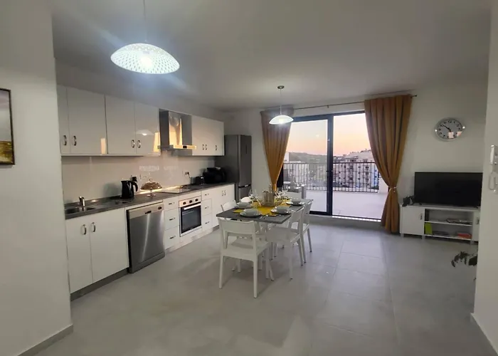 Seafront Penthouse With Large Terrace And Panoramic Views-mellieha Bay Ghadira * 멜리에하