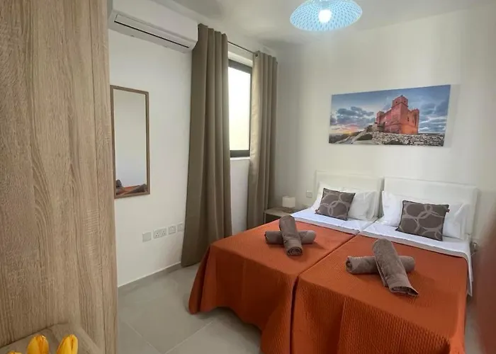 Seafront Penthouse With Large Terrace And Panoramic Views-mellieha Bay Ghadira *