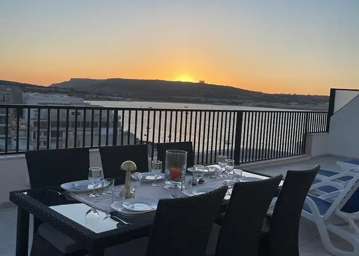 Seafront Penthouse With Large Terrace And Panoramic Views-mellieha Bay Ghadira *